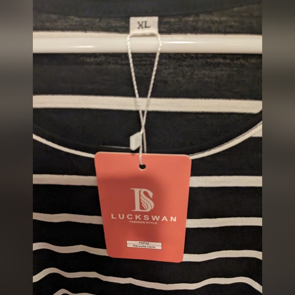 Black and white striped maternity dress - Picture 5 of 6